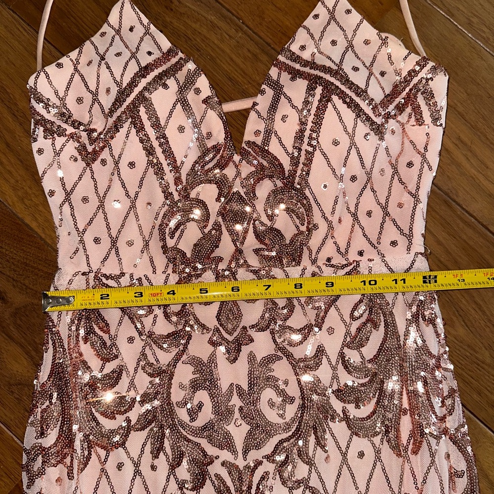 Dress. - Picture 7 of 7